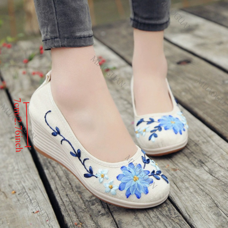 Vintage Fashion Female - Haftowane damskie wygodne buty na koturnie