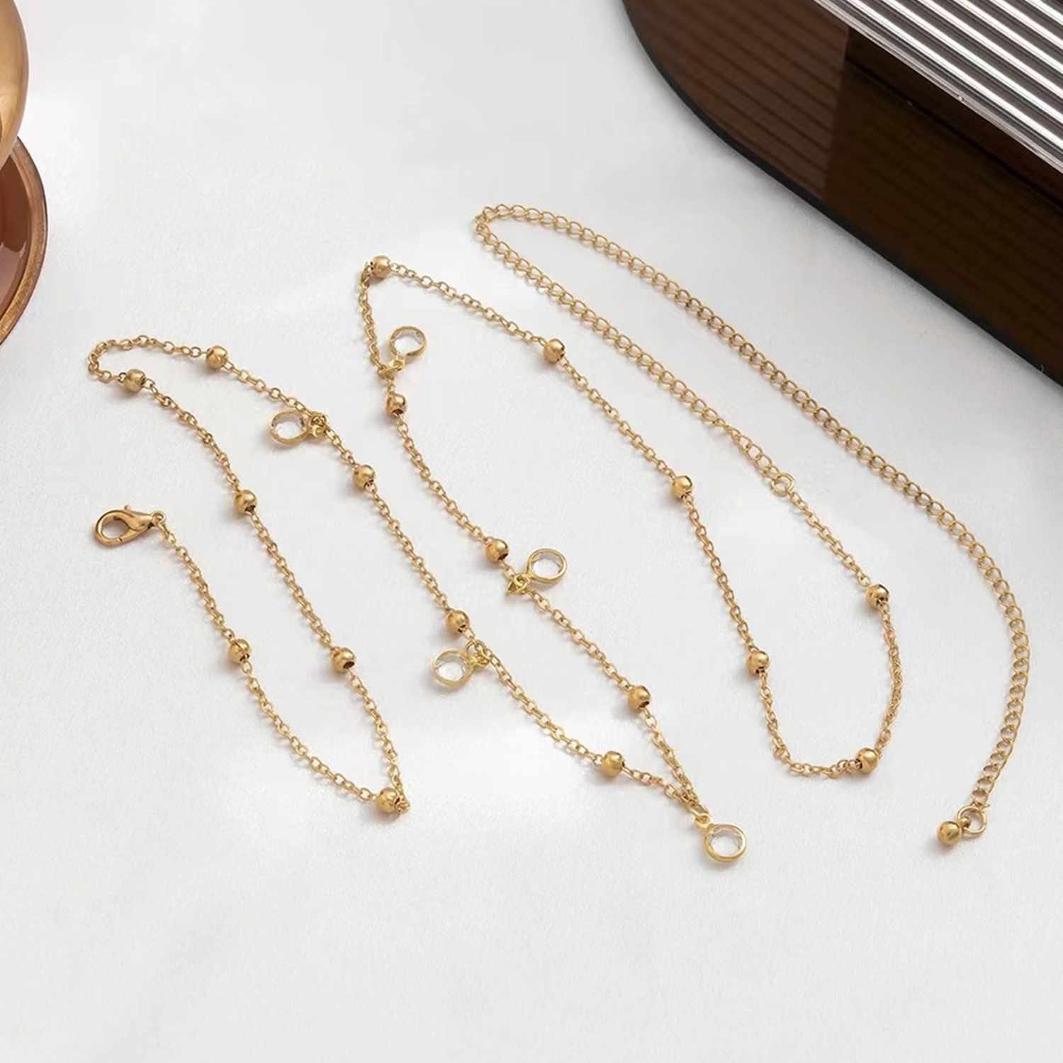 Modny minimalizm łańcuszki na  – Vintage Fashion Guild recenzja i cena