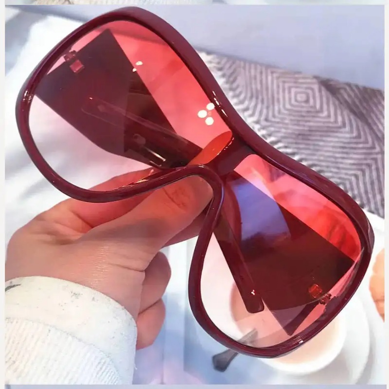 Okulary przeciwsłoneczne One P – Vintage Fashion Female recenzja i cena