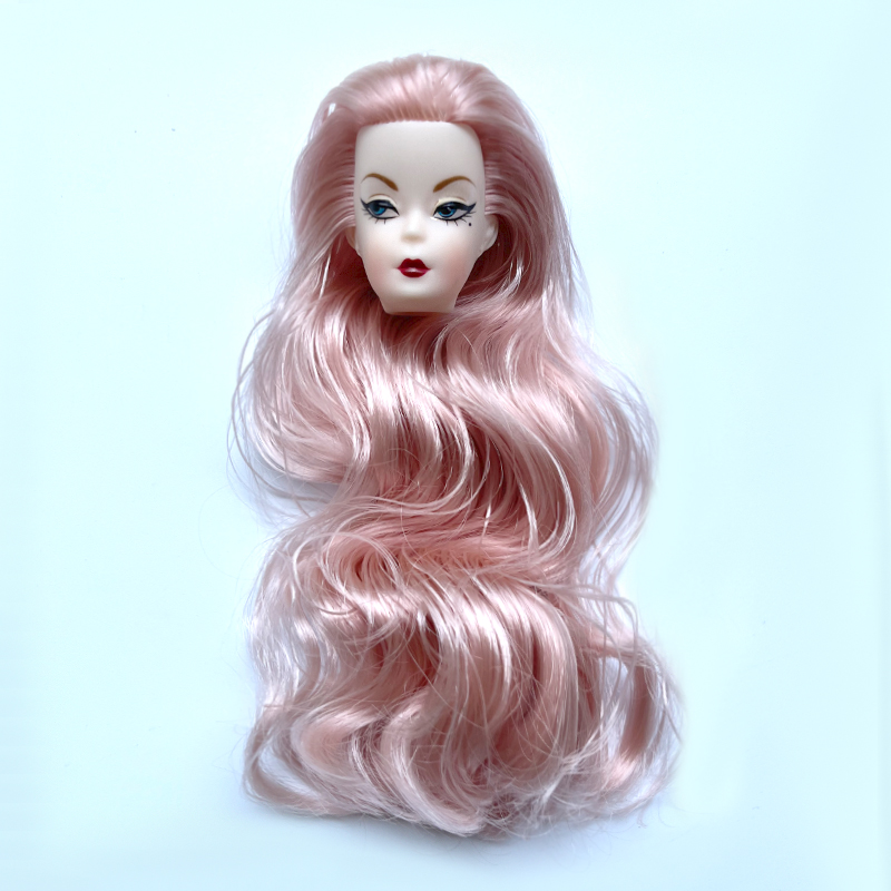 Niebieskie oczy, falowane loki – Vintage Fashion Female recenzja i cena